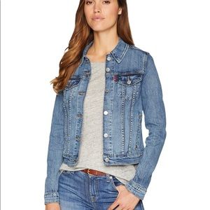 Levi Jean jacket SIZE M